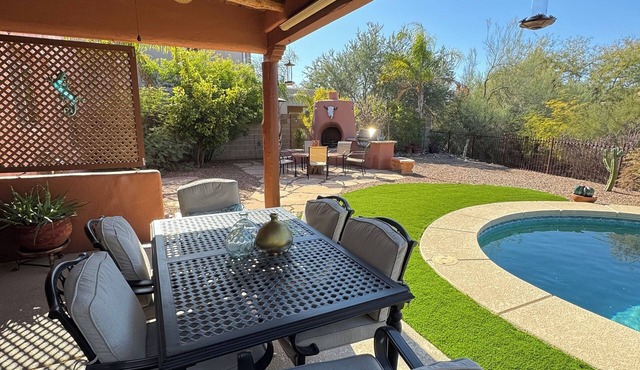 Beautiful Santa Fe Oasis. Golf, hiking & biking paradise, 20 min drive to UofA.