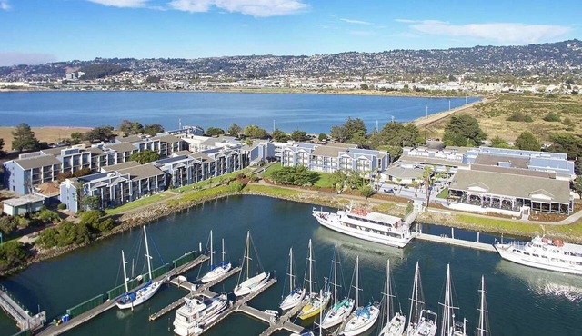 Berkeley Marina Views + On-site Dining. Pool. Gym.