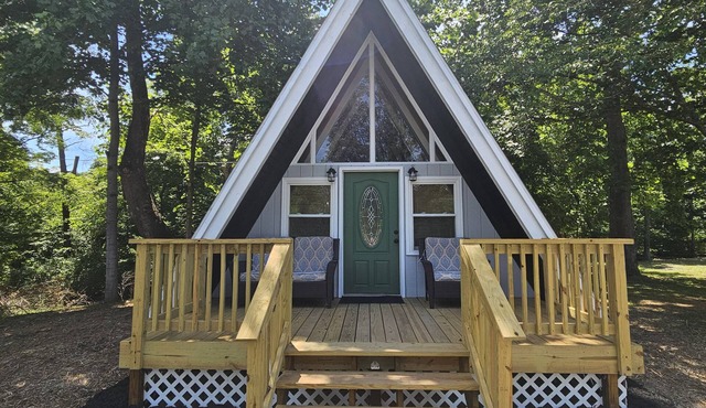 Berkeley Springs Jungle Lodge in Berkeley Springs