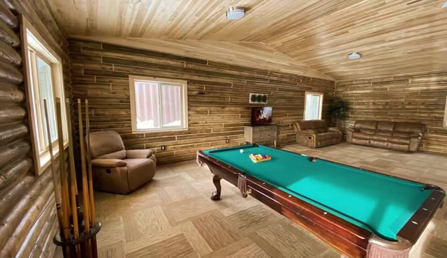 Birch Bungalow Building @ Alaska Knotty Pine B&B