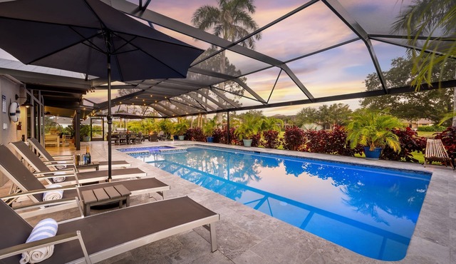 Boho Chic Estate-40Ft Pool/Spa-Coolest House in Naples!