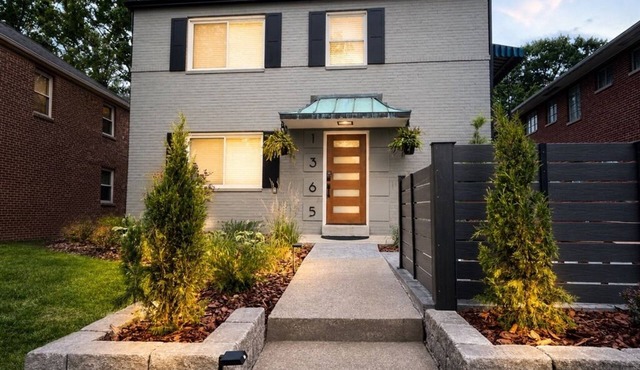 Bold & Beautiful Flat - Unmatched location - Garage