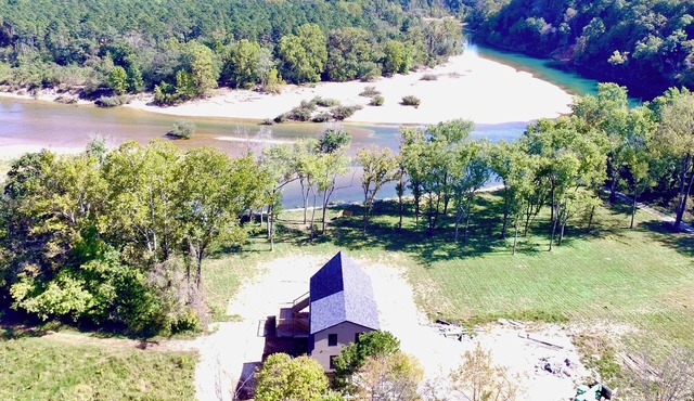 BRAND NEW Luxury and Privacy 4 bedroom 3 bathroom Cabin on Current River