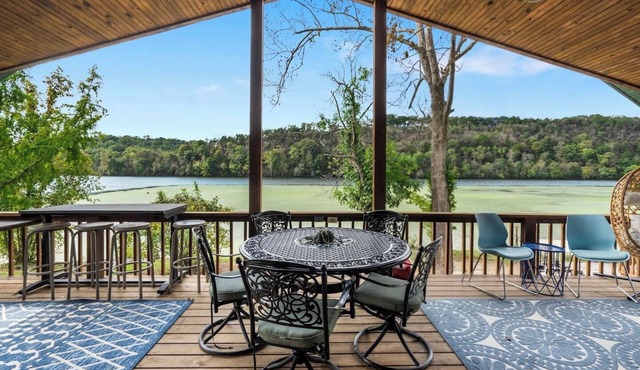 Branson - Lakefront - Sleeps 15pp - Groovy YKnot Lodge