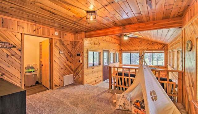 Bring a Pet: Pinetop Cabin w/Game Room!