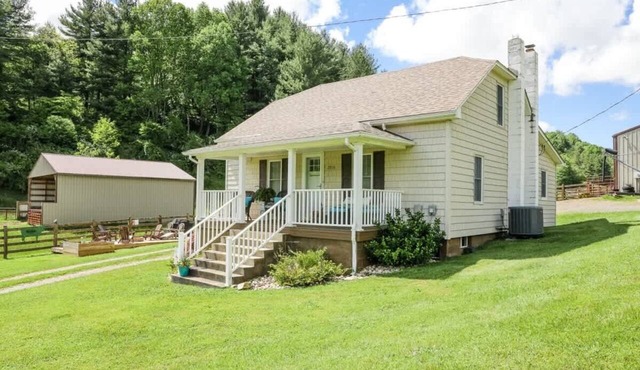 Buffalo Mountain Getaway Cottage