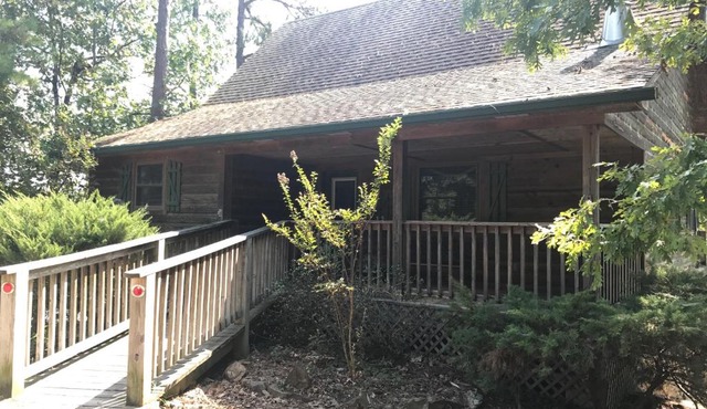 C11 - Lake view two bedroom, two bath Harbor North luxuryloft cottage with private hot tub overlooking Lake Ouachita