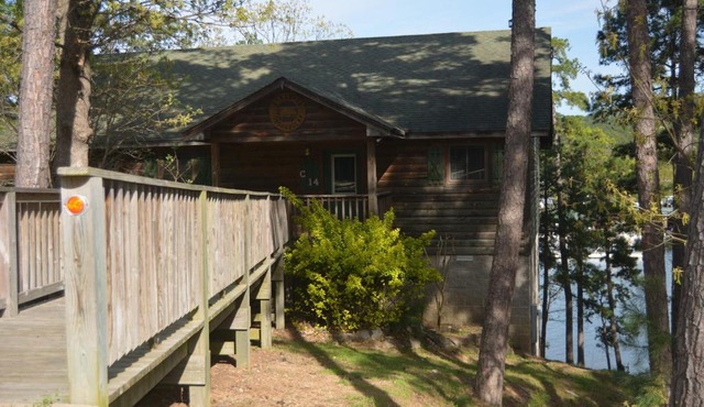 C14 - Two bedroom, two bath, log-sided, luxury Harbor North cottage overlooking Lake Ouachita