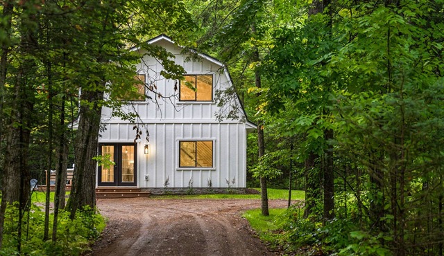 Cabin Near Banning State Park, the Munger Trail & Grindstone Lake -Dogs Welcome!