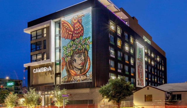 Cambria Downtown Phoenix Convention & Airport Hotel