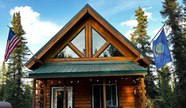 Caribou log cabin in Healy perfect for a relaxing getaway