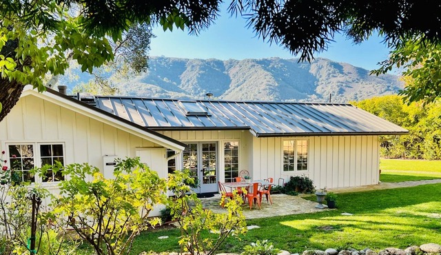 Carmel Valley 2-bedroom cottage - near wineries, beach, hiking