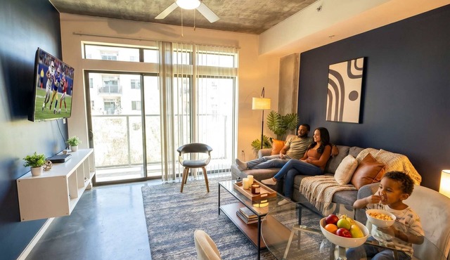 CDT PH Gem with Balcony Pool Gym WD Parking