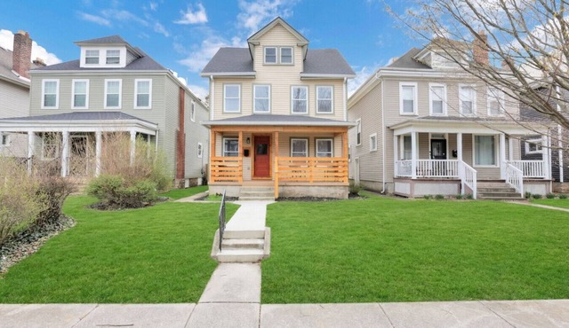 Central Columbus: Cozy Housing on Oak