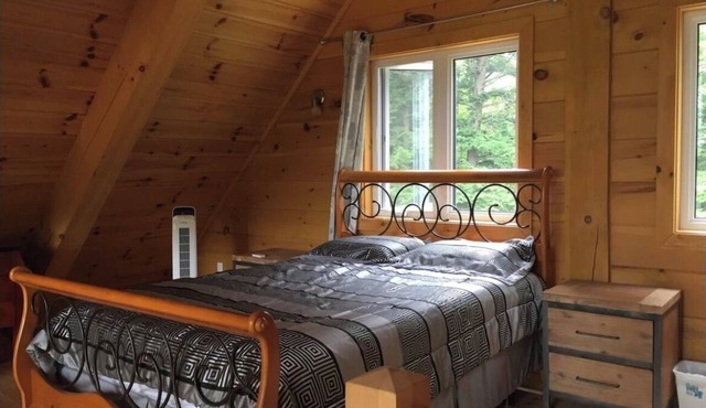 Chalet with private lake access in st mathieu du parc