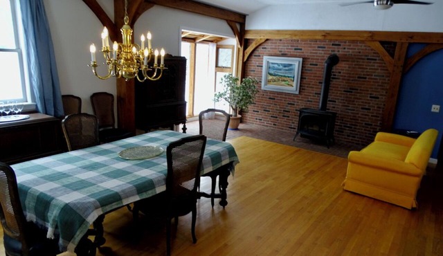 Charming 1-bedroom apartment with AC, WiFi in pleasant Putney
