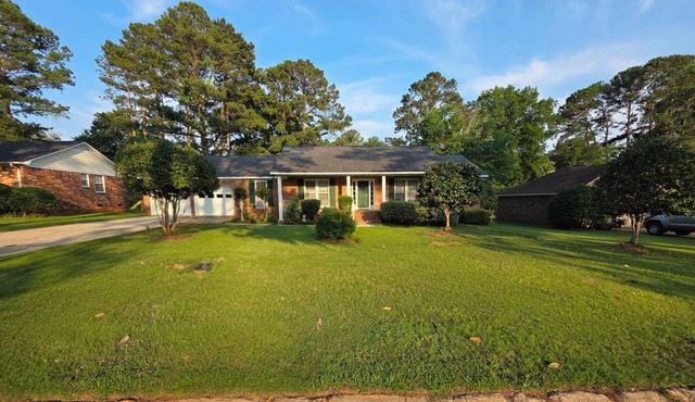 Charming 3-bedroom house with WiFi, AC in Columbia near Lake Murray