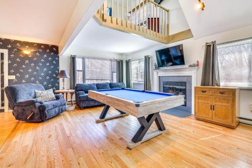 Charming Bushkill Retreat with Private Deck and Grill! in Bushkill