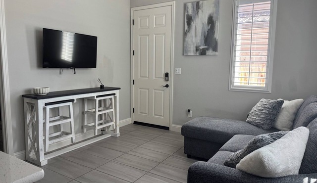Charming Modern Private In-Law Suite in Clovis – Separate Entrance in Clovis