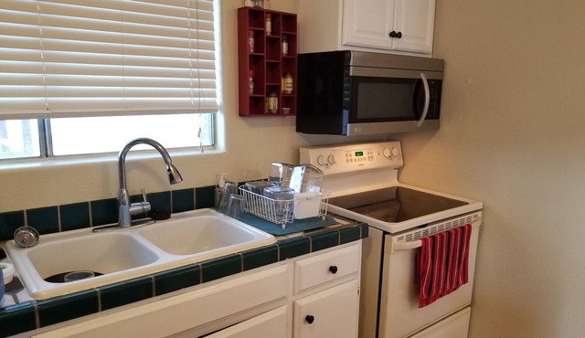 Charming private 1-bedroom Casita in Cave Creek with stunning views, AC and WiFi