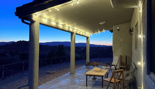 Charming Southwestern themed home 3/2 with beautiful views.
