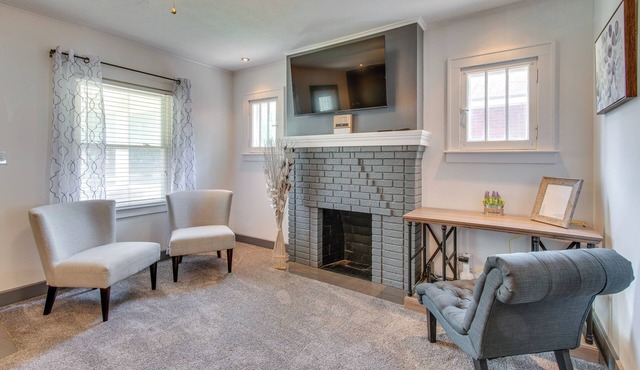 Charming Springfield Home: 2 Mi to Downtown in Springfield