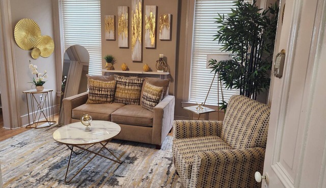 Charming Studio in Downtown Jeffersonville – Walk to Everything!