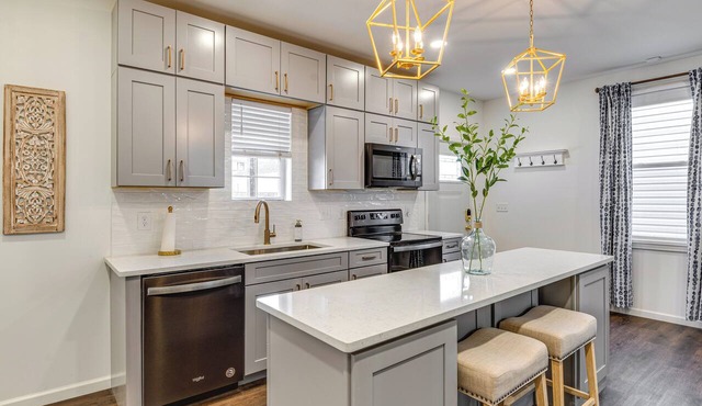 Chic Indianapolis Home w/Patio < 2 Mi to Downtown