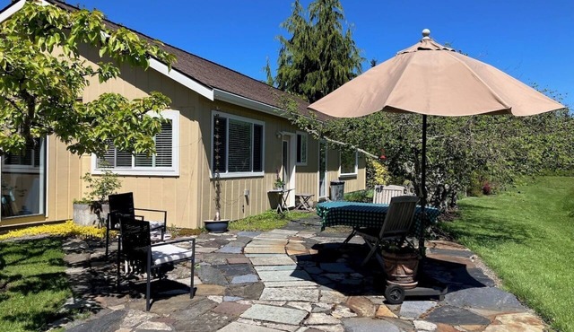Chicken Coop Guest House Near Olympic National Park Sequim Pet friendly One bdrm