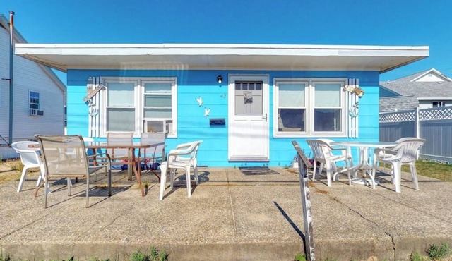 Coastal gem with free WiFi, backyard, & patio - walk to beach