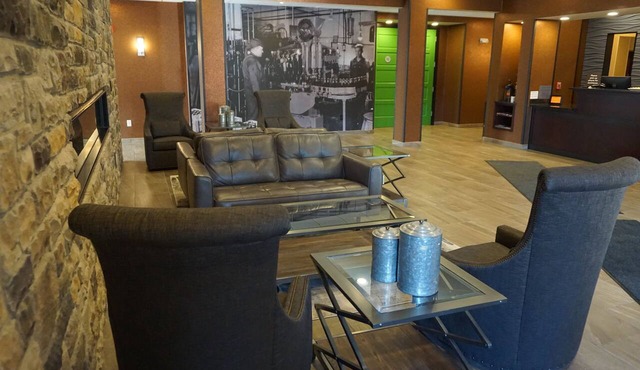 Cobblestone Hotel & Suites – Chippewa Falls