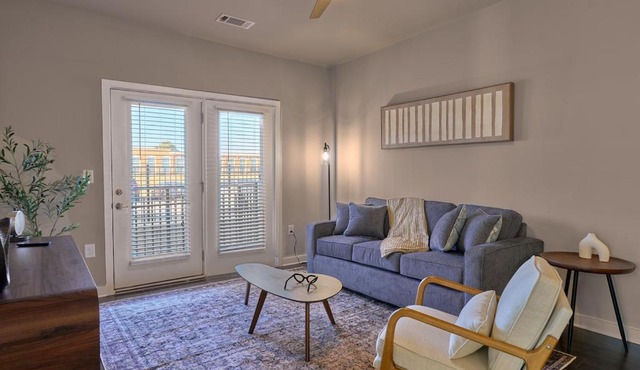 Comfy 2BD Abode Mins from DT Clayton Pool Gym