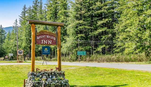 Complete multi-room inn for large group destination near Olympic National Park