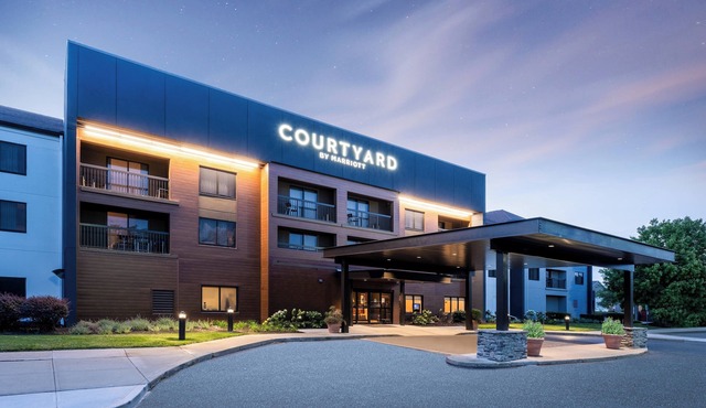 Courtyard by Marriott Columbus Airport