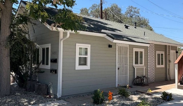Cozy Cottage Downtown Paso Robles. Centrally located.