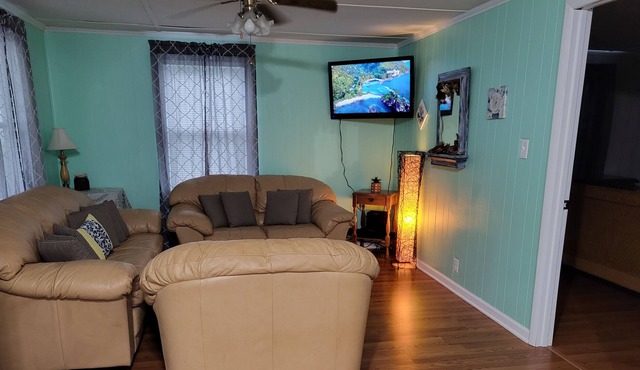 Cozy Cottage Intercoastal Waterway - 5 mins From Beach!