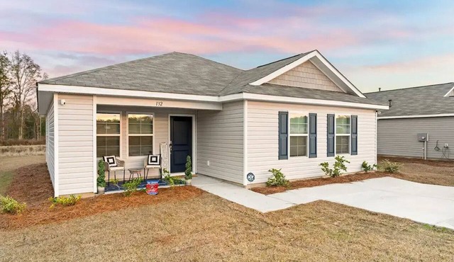 Cozy & Inviting Your Home Away From Home 3BR Sleeps 6 Quiet & Comfortable