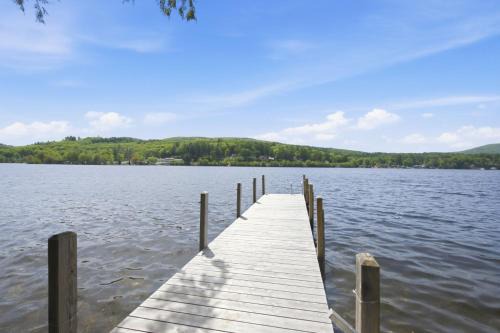 Cozy Lakefront Cottage - Dock - Alton Bay