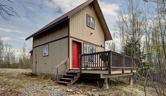 Cozy Lakeside Cabin for Fishing and Sunsets near Willow Lake in Houston, Alaska
