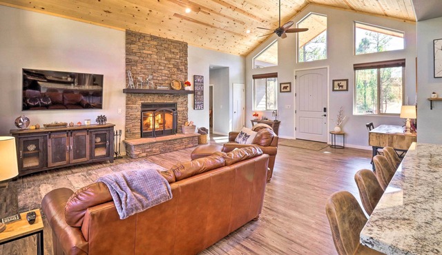 Cozy Lakeside Cabin w/Hammock, Deck & Grill!