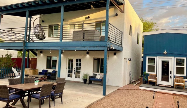 Cozy, Modern Tiny Home, 1-bed, 1 bath - 10 minutes from UofA & other hotspots!