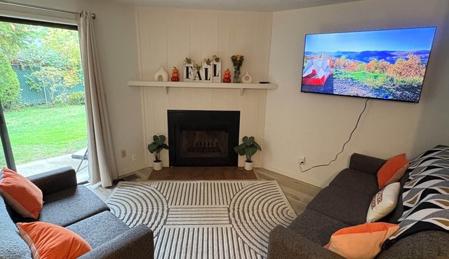 Cozy Simplicity 2-bedroom townhome in charming Eugene with pool area.