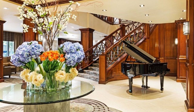 Crowne Plaza Knoxville Downtown University by IHG