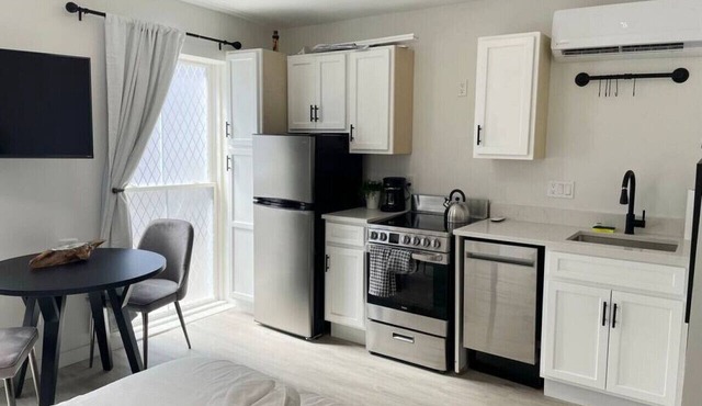 Cute Microapartment Walkable to Everything