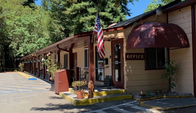 Dean Creek Resort