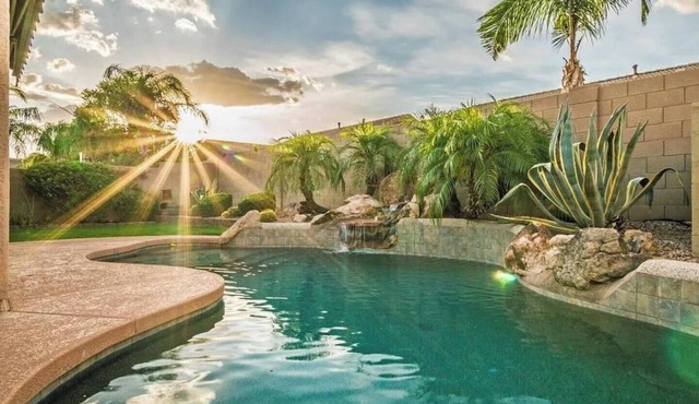Desert Escape w/Private Pool & Jet Tub, 3BR Home