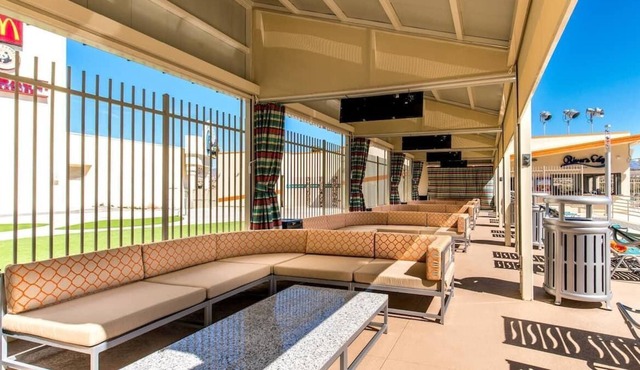 Desert Oasis In The Heart Of Laughlin! 4 Stylish Units for Families On A Budget!