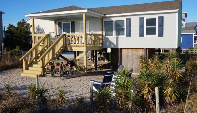 Direct Oceanfront 3 bedroom rustic beach cottage. Great beach memories!