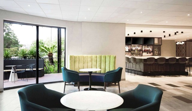 DoubleTree by Hilton Austin - University Area