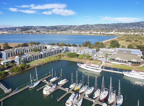 DoubleTree by Hilton Hotel Berkeley Marina